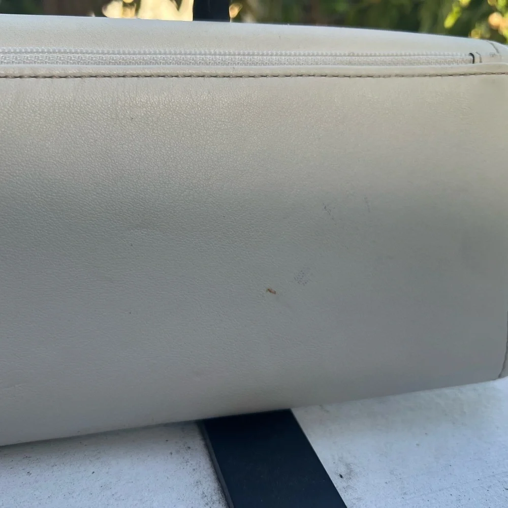 Vintage Coach White Leather Wallet Sophisticated Design Y2K - Picture 3 of 16